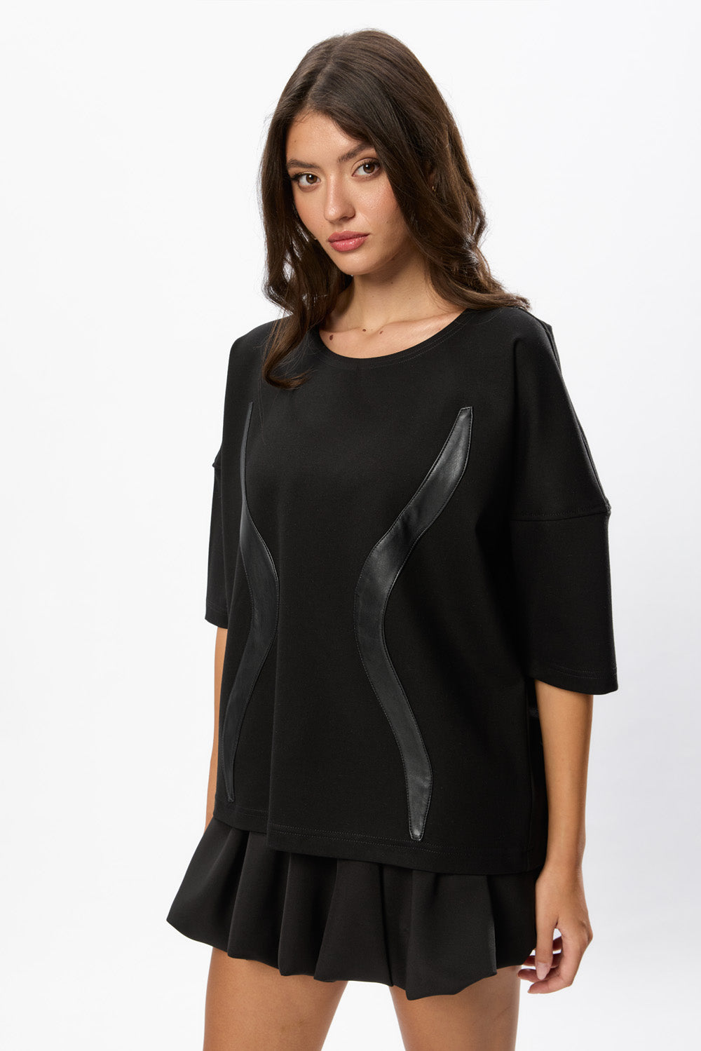 Tricou Negru Cu benzi din piele Gitana