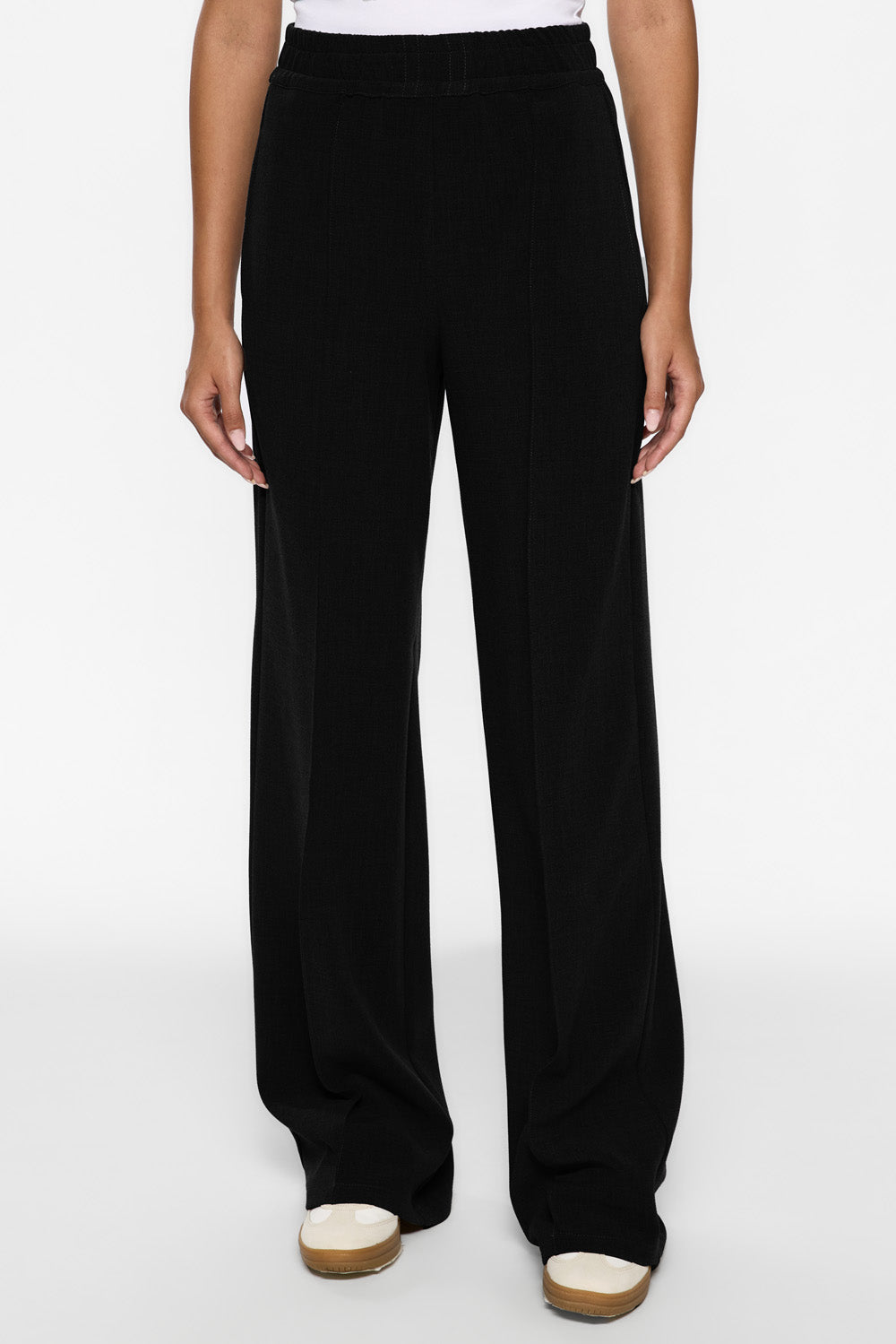 Pantaloni negri din stofa 247