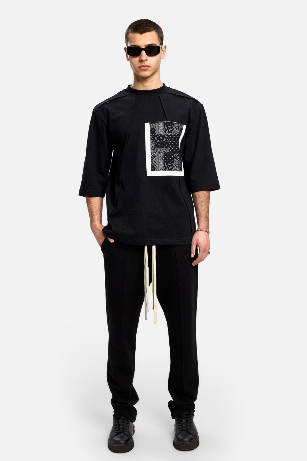 Tricou cu buzunar Bandana | Bărbați | Negru | Stil Modern & Elegant | Confort & Funcționalitate | Atelier Hamza
