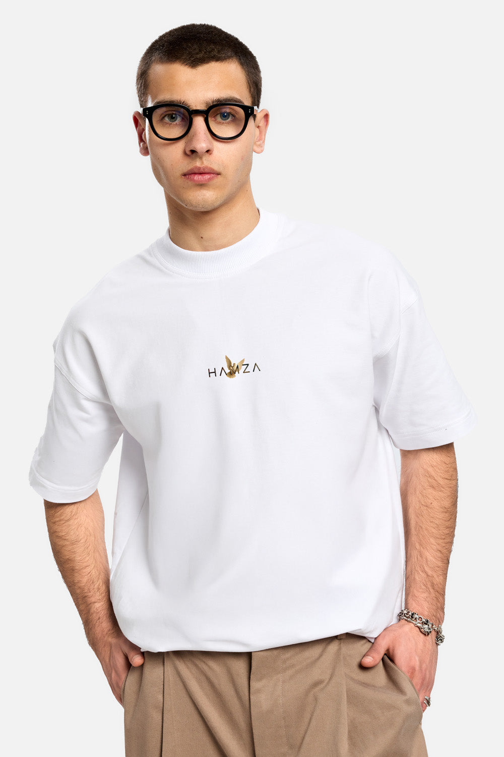 Tricou cu imprimeu Hug 2.0| Barbati | Alb | Stil Modern & Elegant | Confort & Funcționalitate | Atelier Hamza