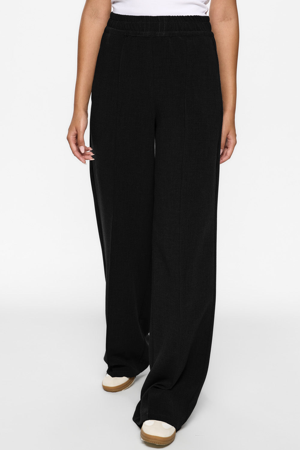 Pantaloni negri din stofa 247