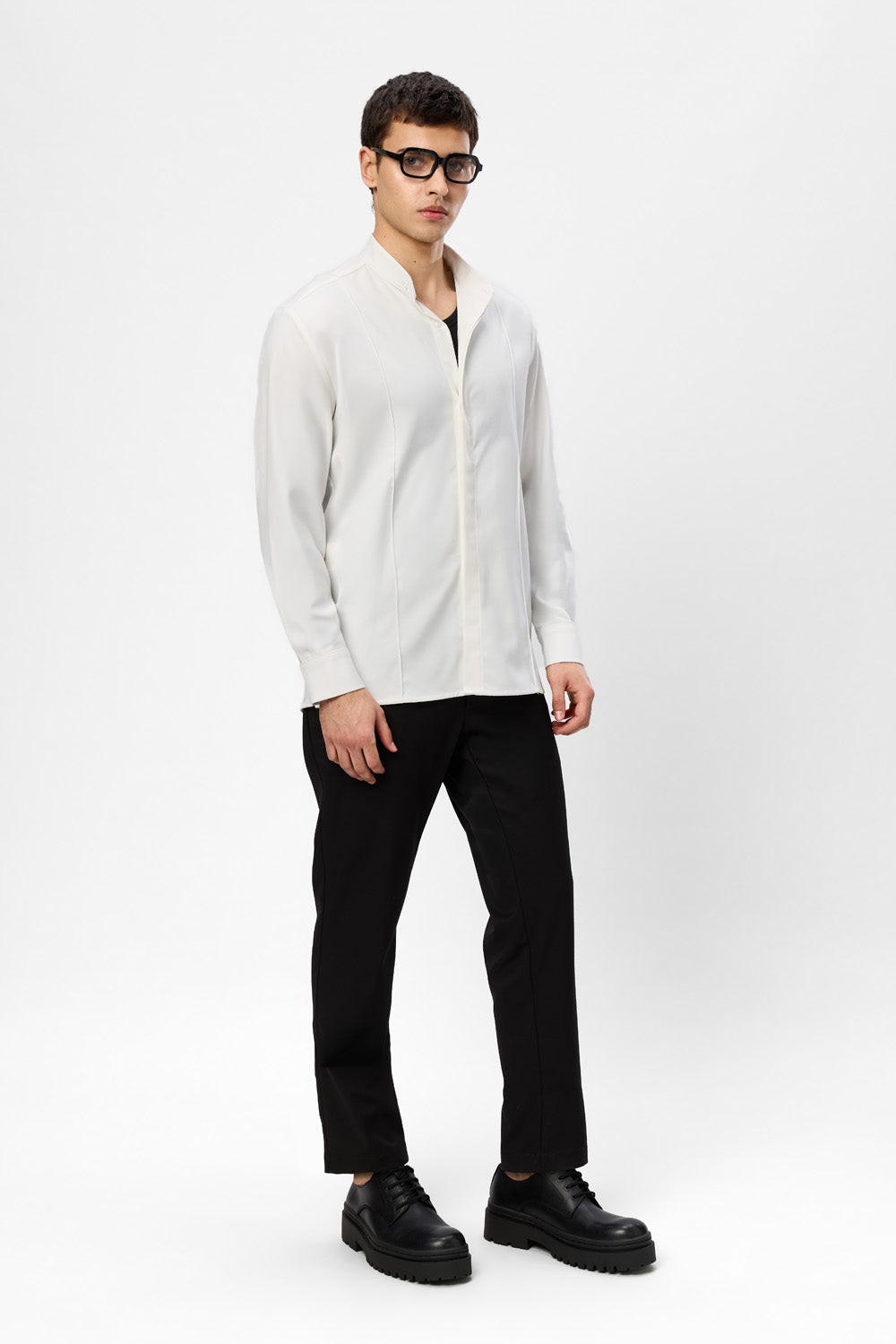 Camasa off-white cu cusaturi decorative din Stofa Thom V3