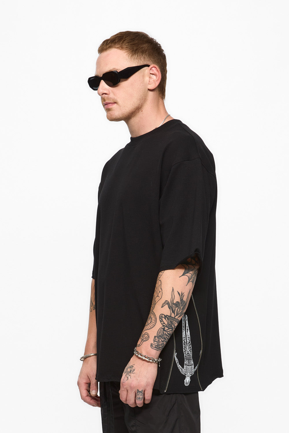 Tricou negru cu inserții de material imprimate Dark