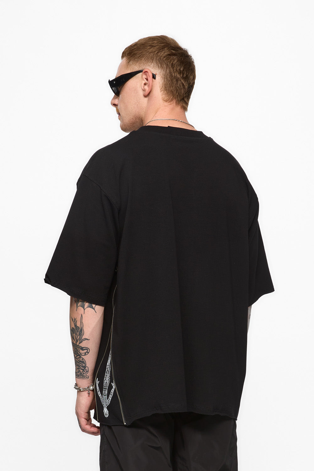 Tricou negru cu inserții de material imprimate Dark