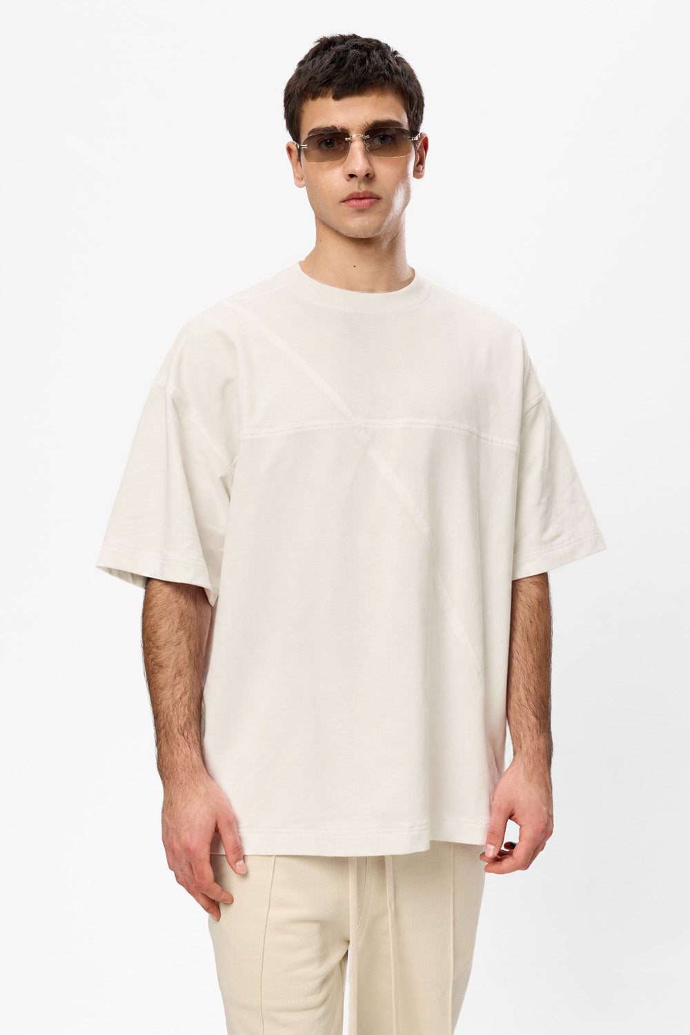 Tricou alb cu cusaturi decorative Oversized