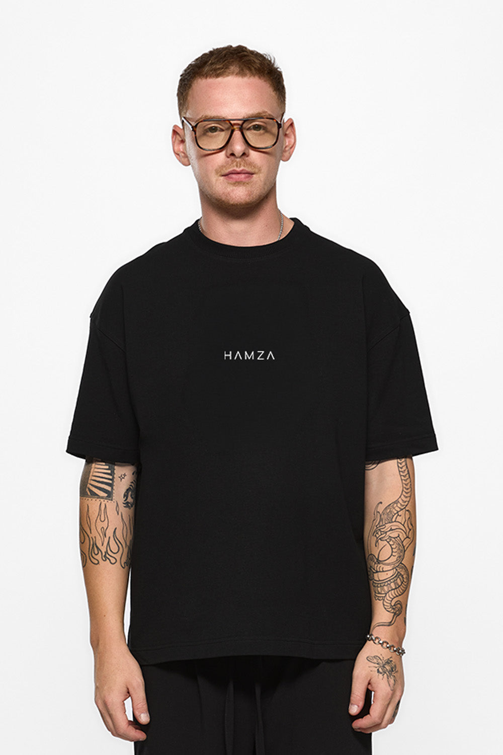 Tricou negru cu imprimeu Aky