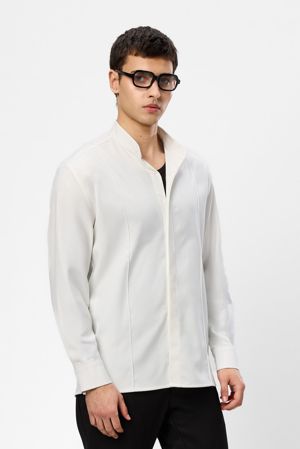 Camasa off-white cu cusaturi decorative din Stofa Thom V3