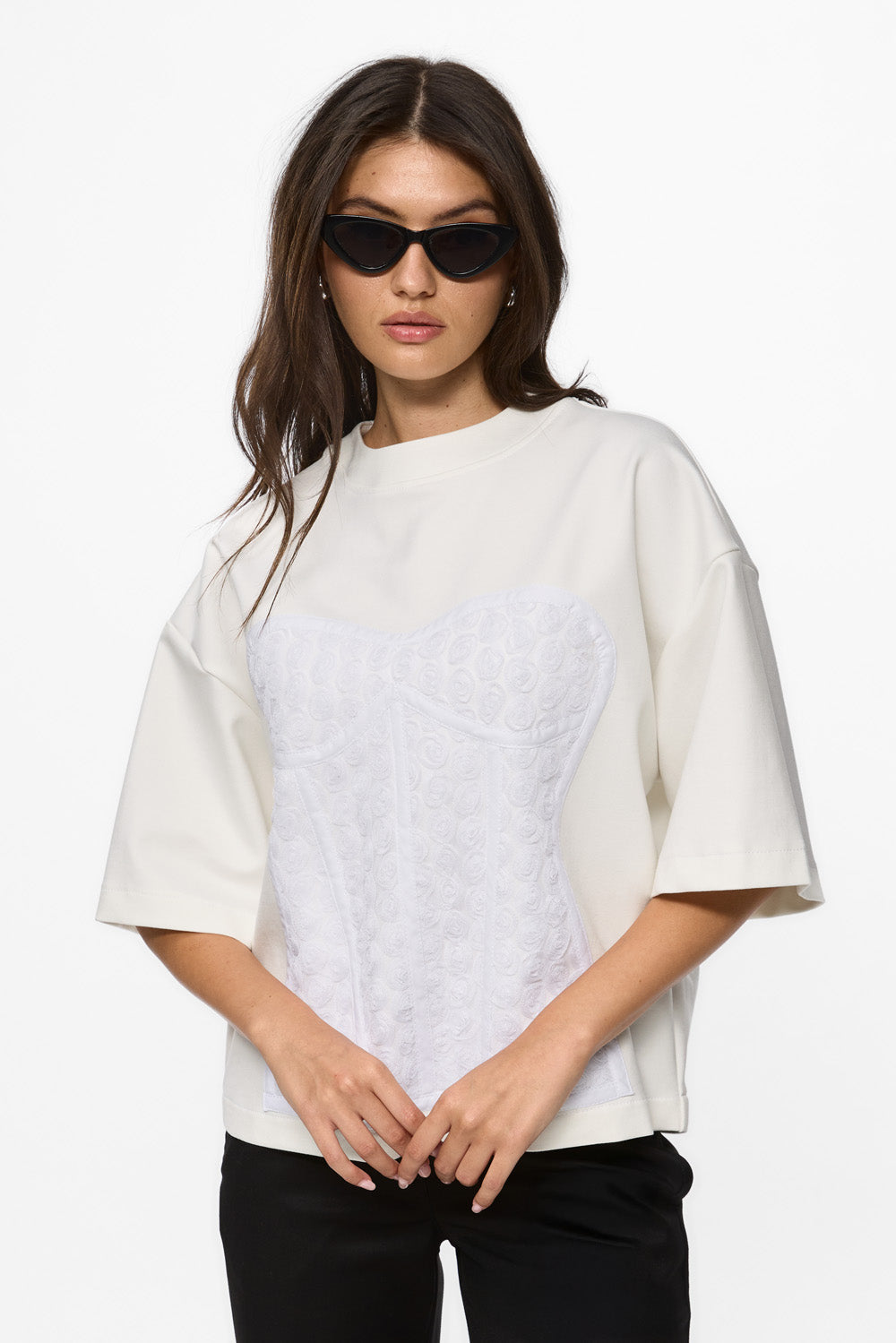 Kyo Rose T-Shirt | Women | Off-White | Modern & Elegant Style | Comfort & Functionality | Atelier Hamza