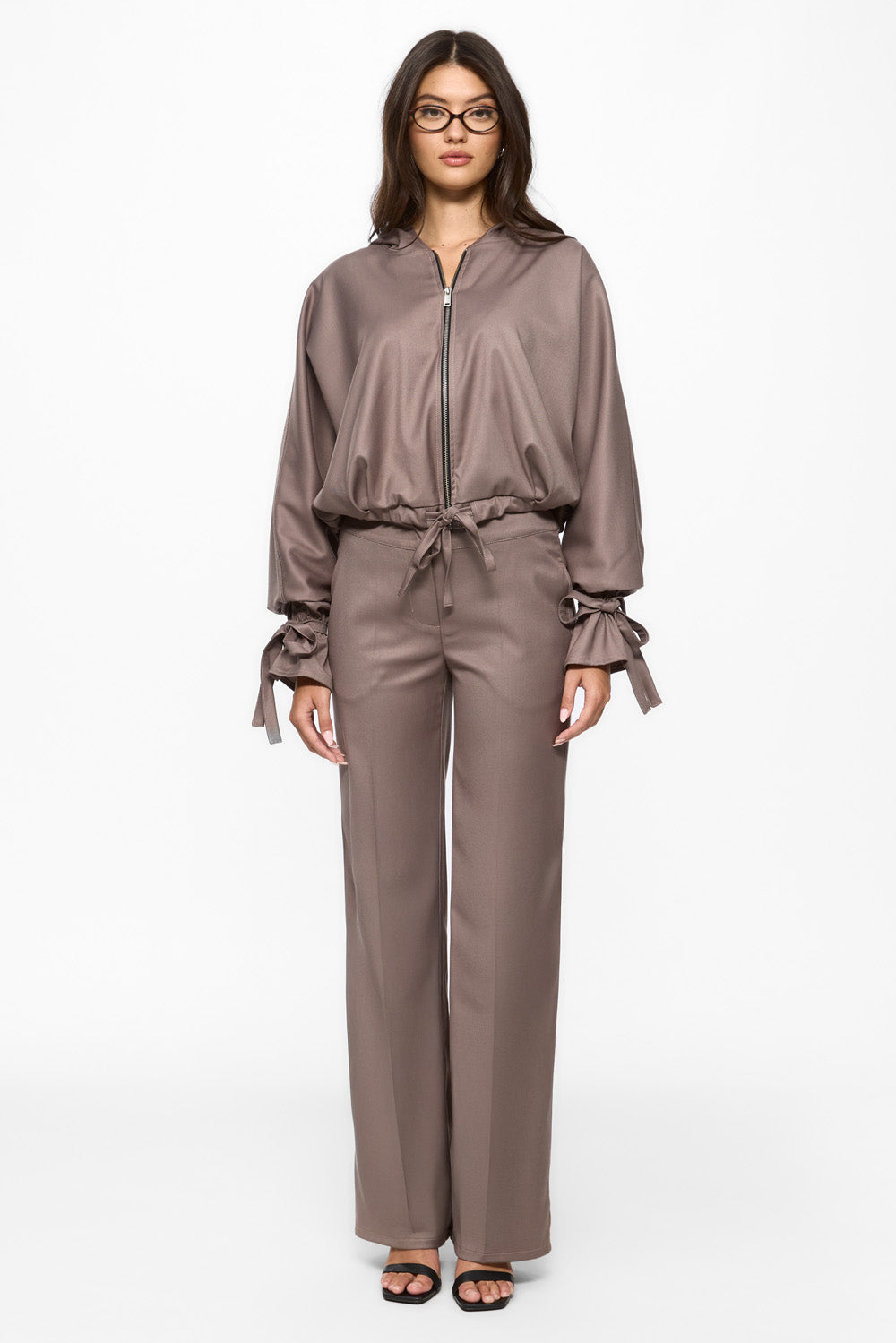 Jacheta bej din stofa Swan