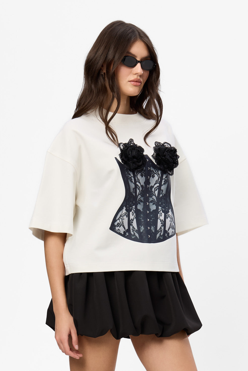 Tricou off-white cu imprimeu si trandafiri aplicati din dantela Belle V2