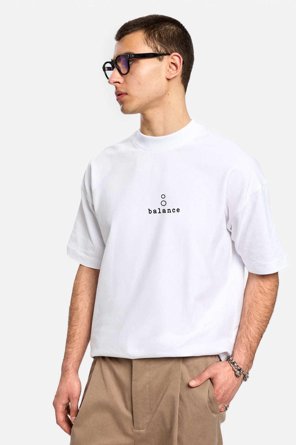 Tricou cu imprimeu Balance| Barbati | Alb | Stil Modern & Elegant | Confort & Funcționalitate | Atelier Hamza