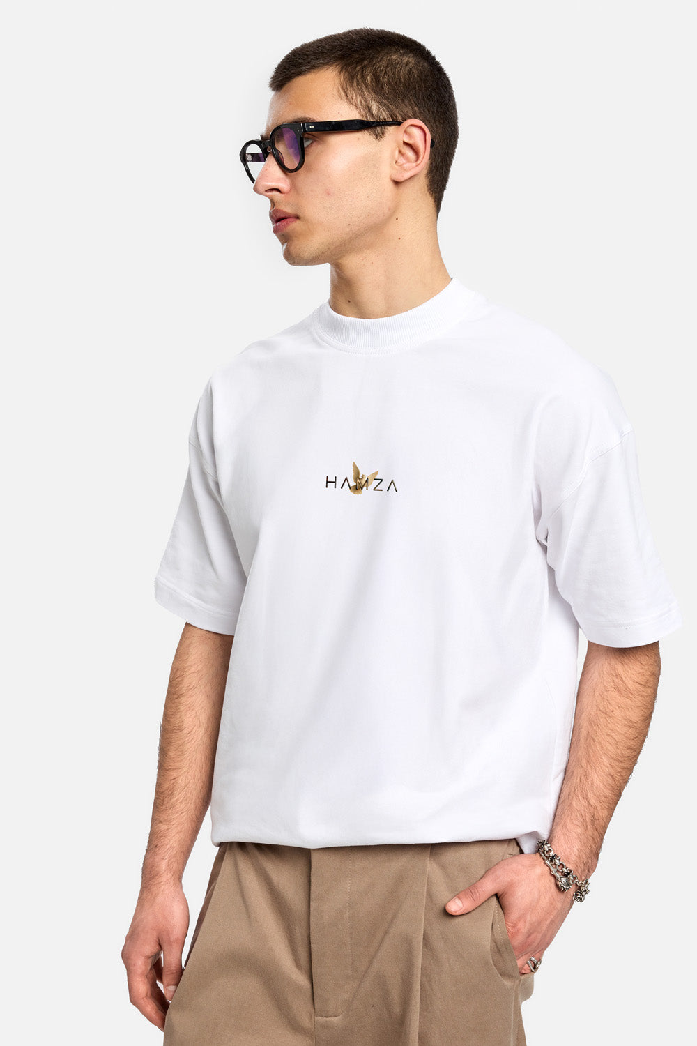 Tricou cu imprimeu Hug 2.0| Barbati | Alb | Stil Modern & Elegant | Confort & Funcționalitate | Atelier Hamza