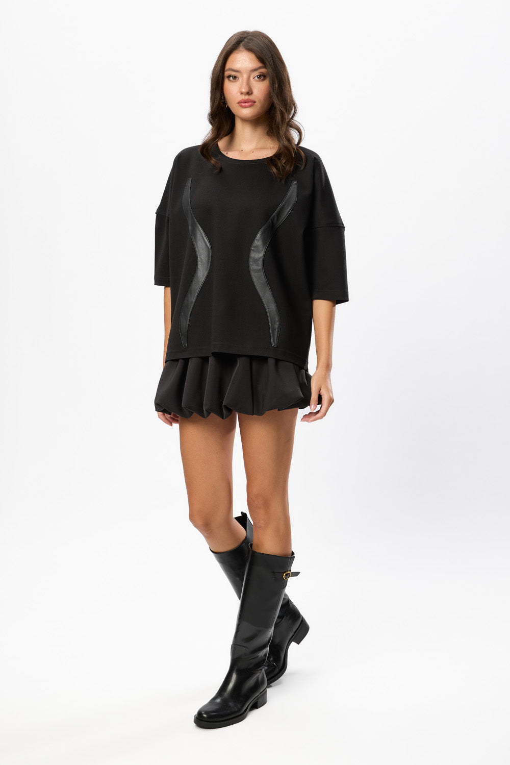 Tricou Negru Cu benzi din piele Gitana