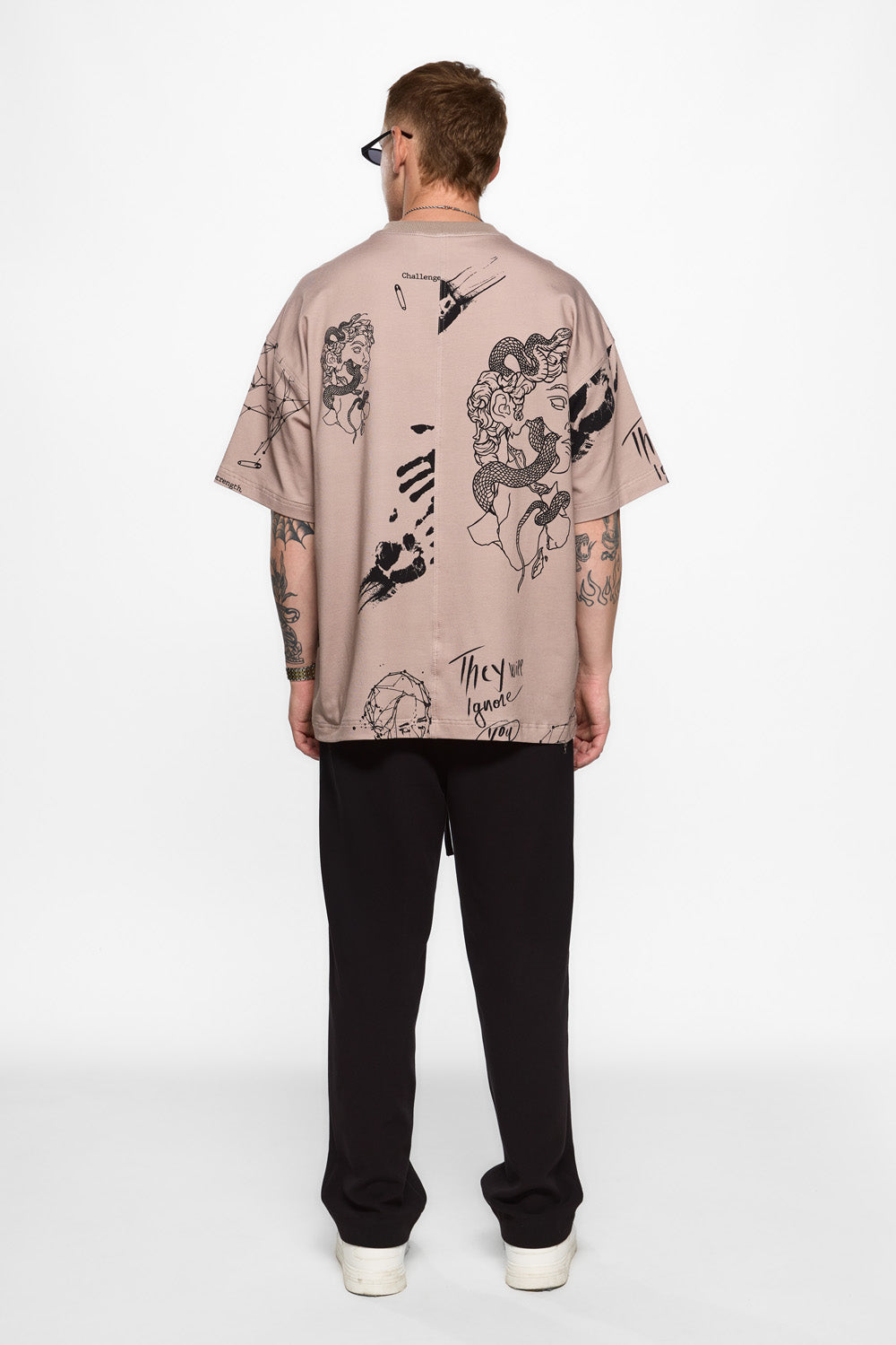 Tricou bej oversized cu imprimeu Tattoo
