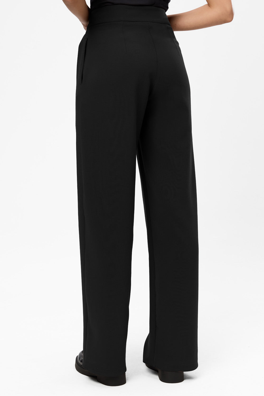 Pantaloni negri evazati din stofa Kimi V2