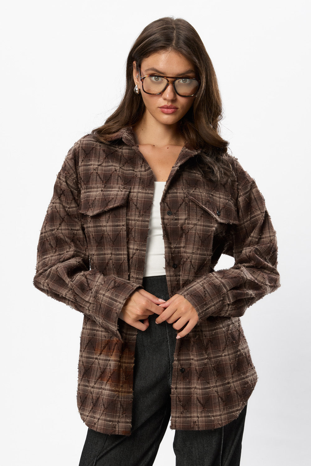 Cămașă maro oversized în carouri cu aplicații Rombo