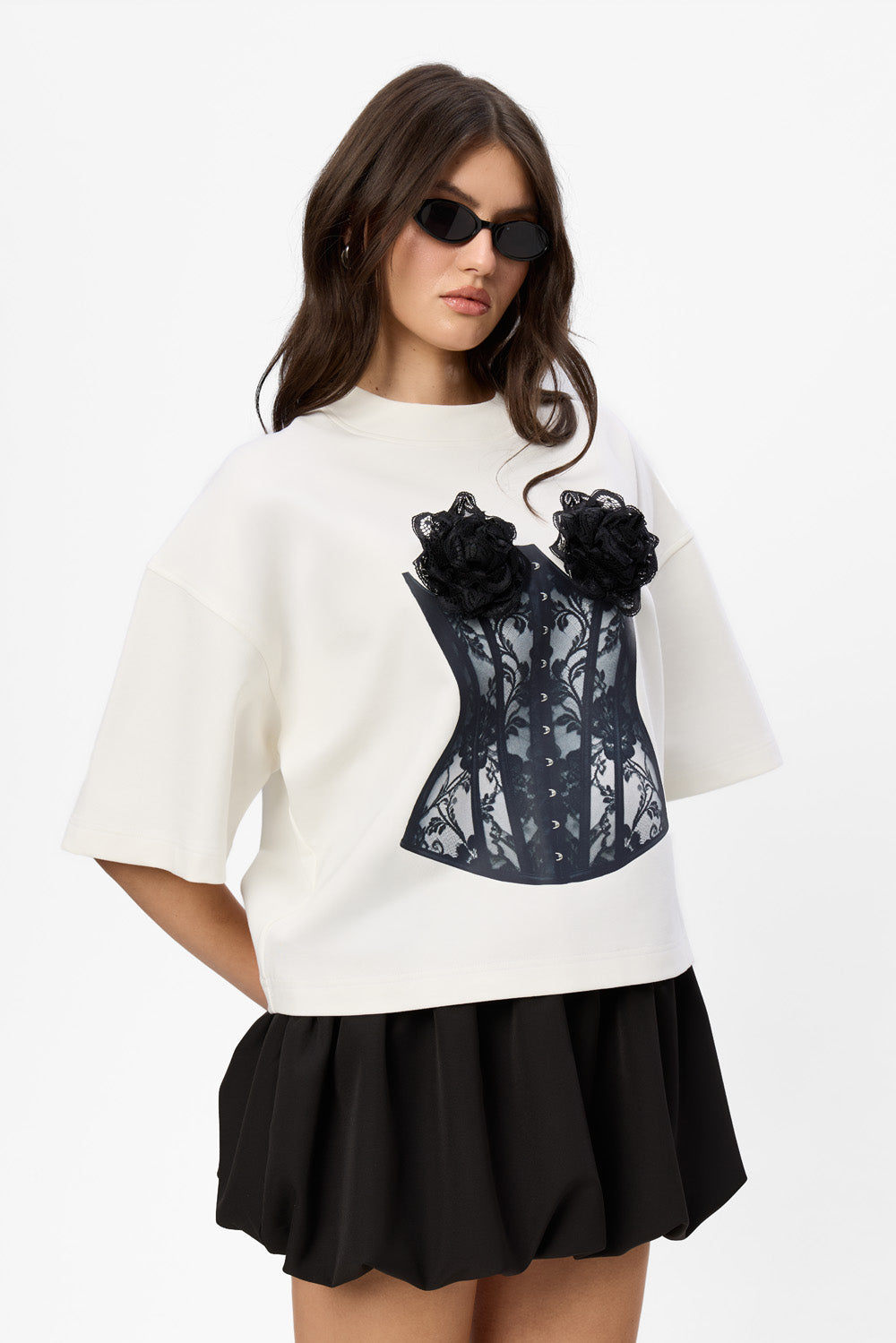 Tricou off-white cu imprimeu si trandafiri aplicati din dantela Belle V2