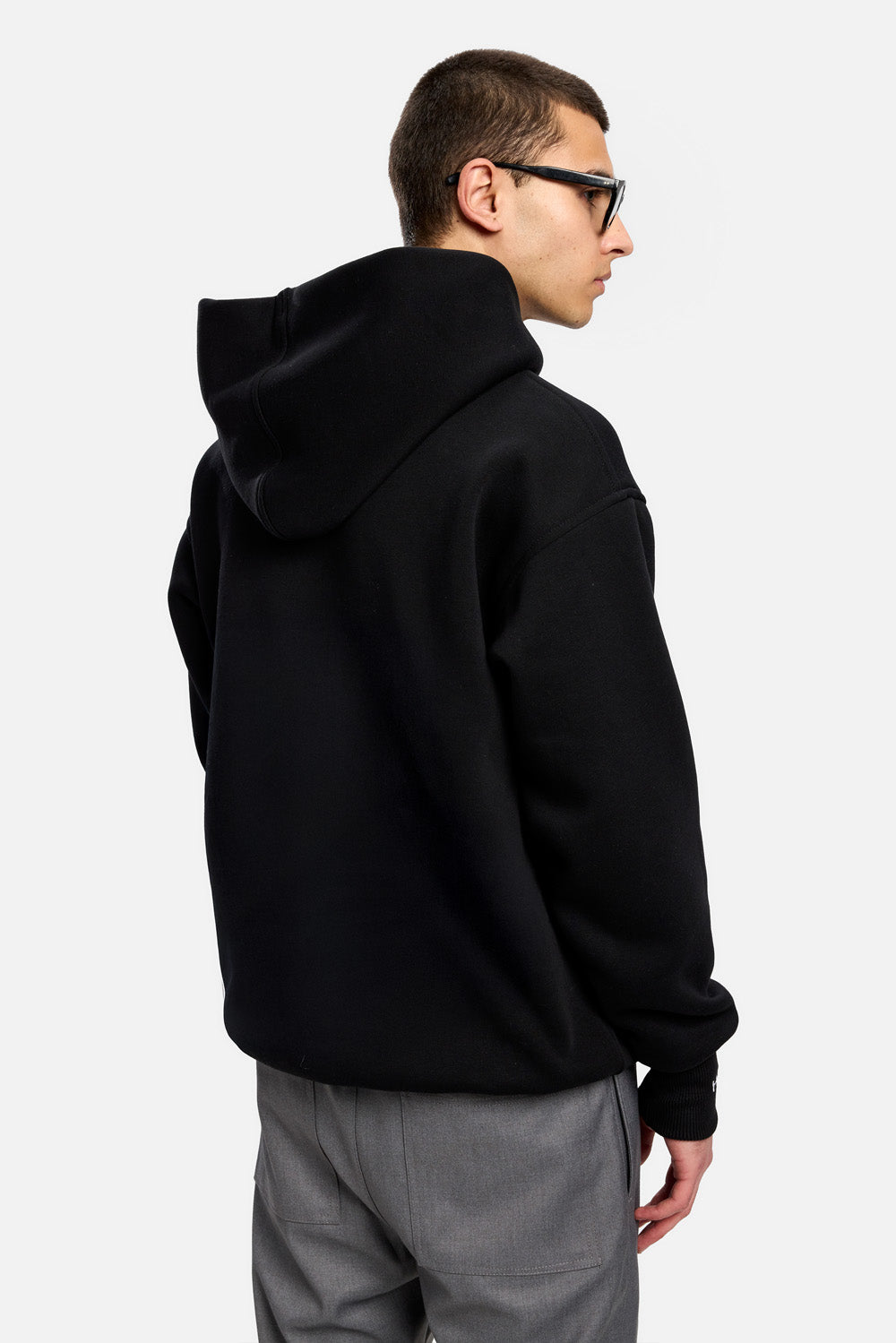 Hanorac flausat negru cu broderie Safety Pin