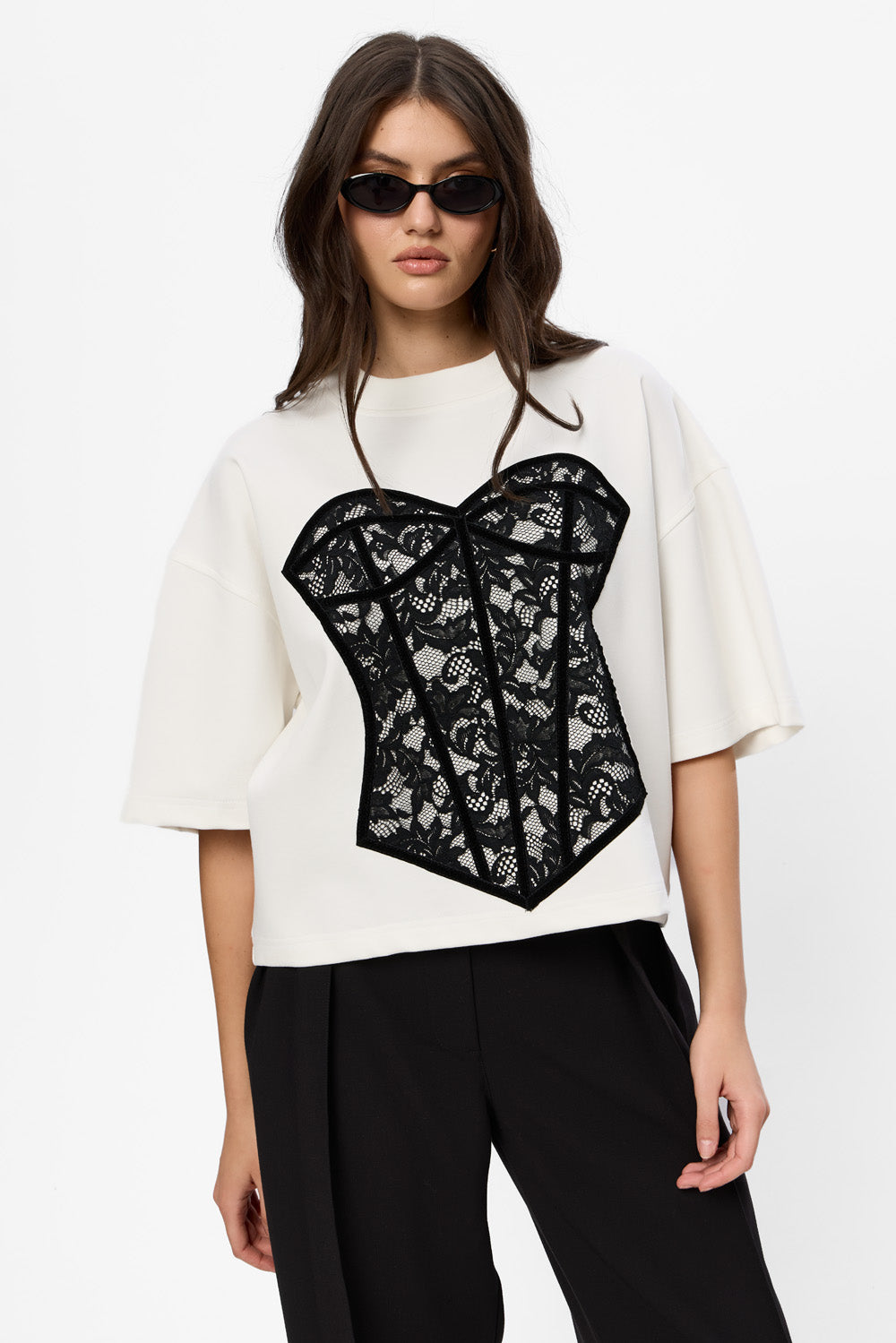 Tricou off-white cu corset cusut Silhouette