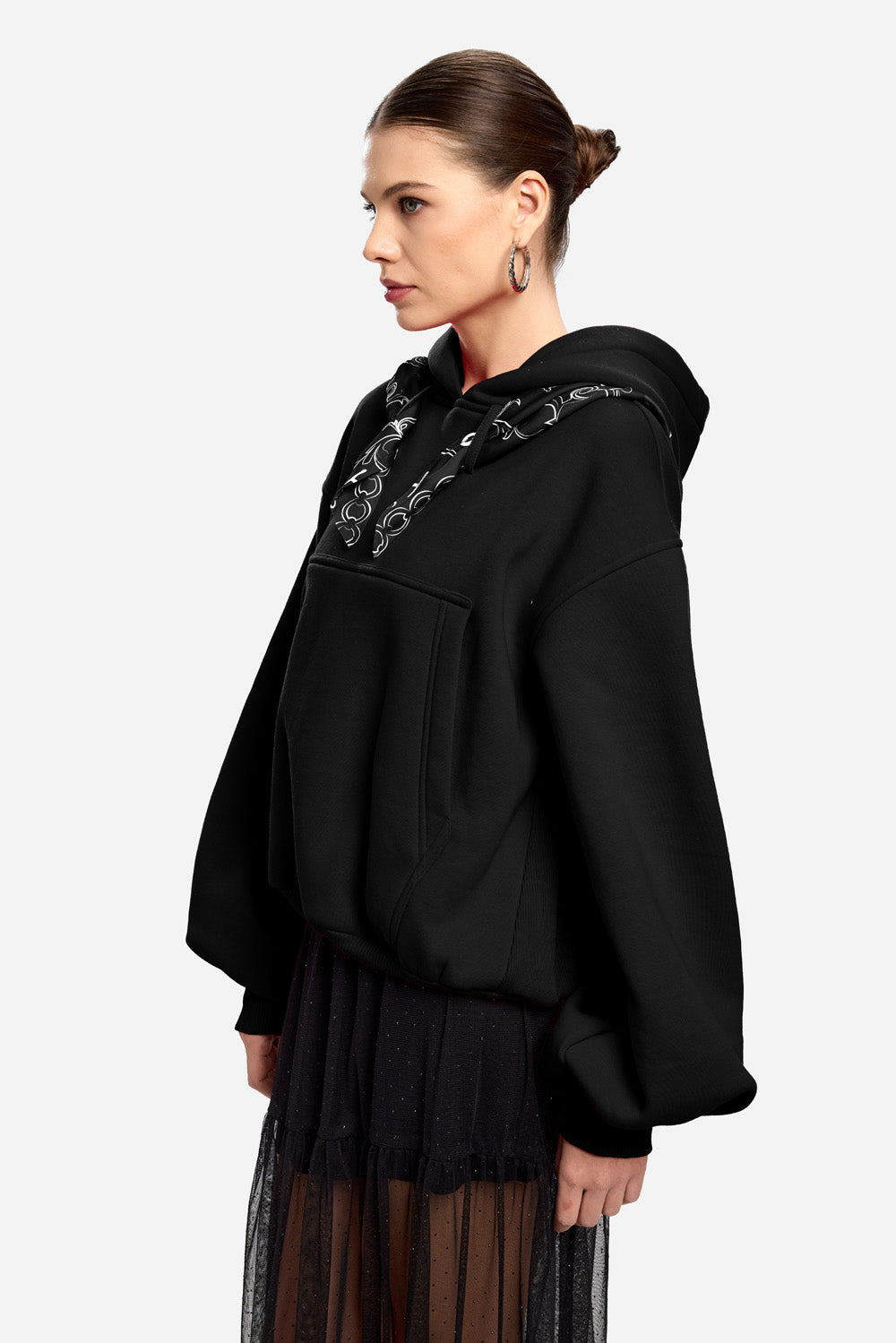 Hanorac flausat negru cu esarfa Scarlett