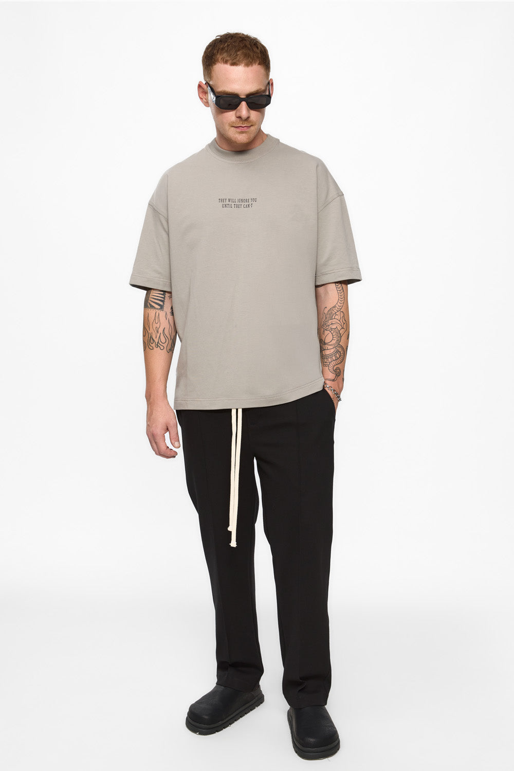 Tricou gri cu imprimeu Ruh