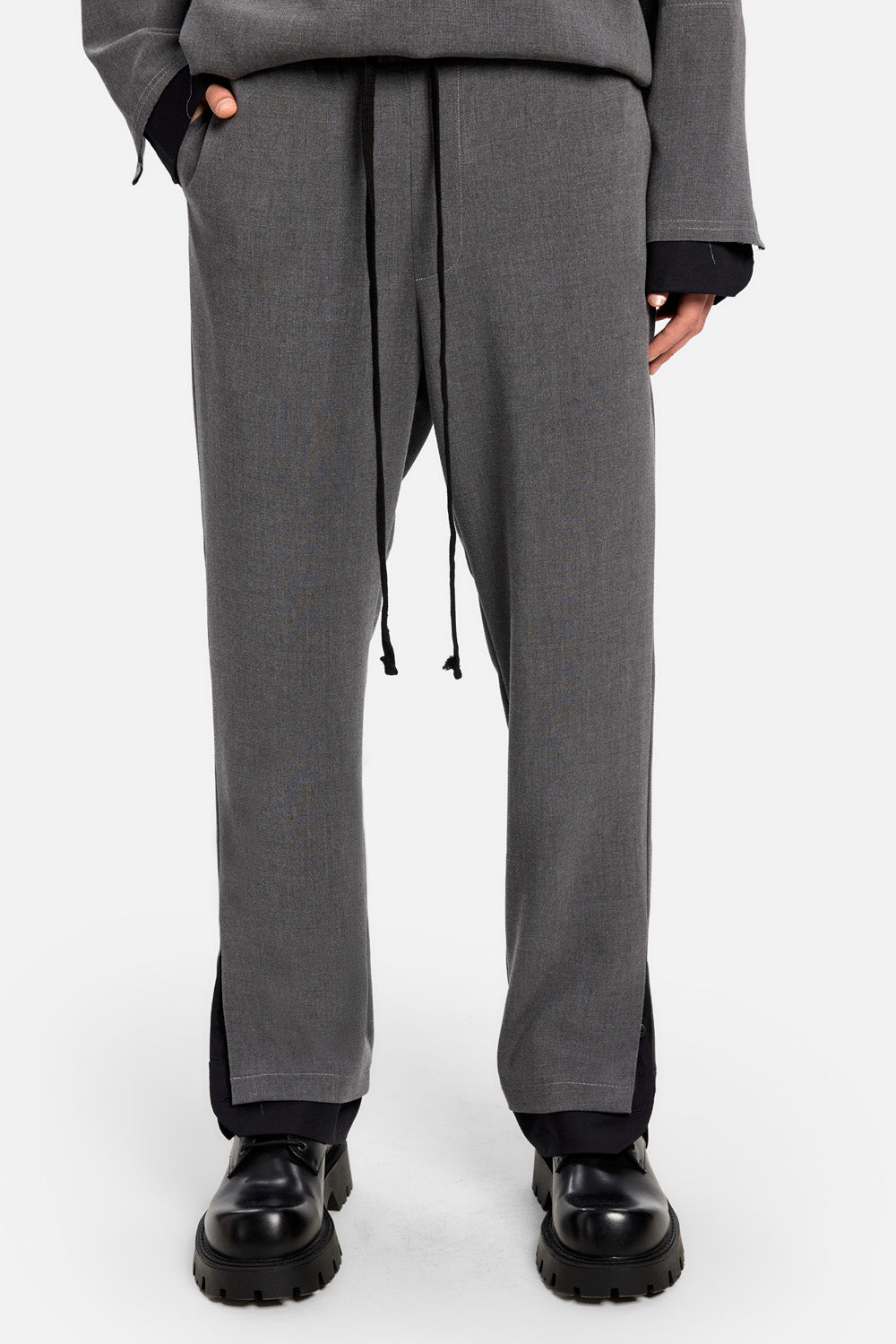 Pantaloni gri din stofa 247