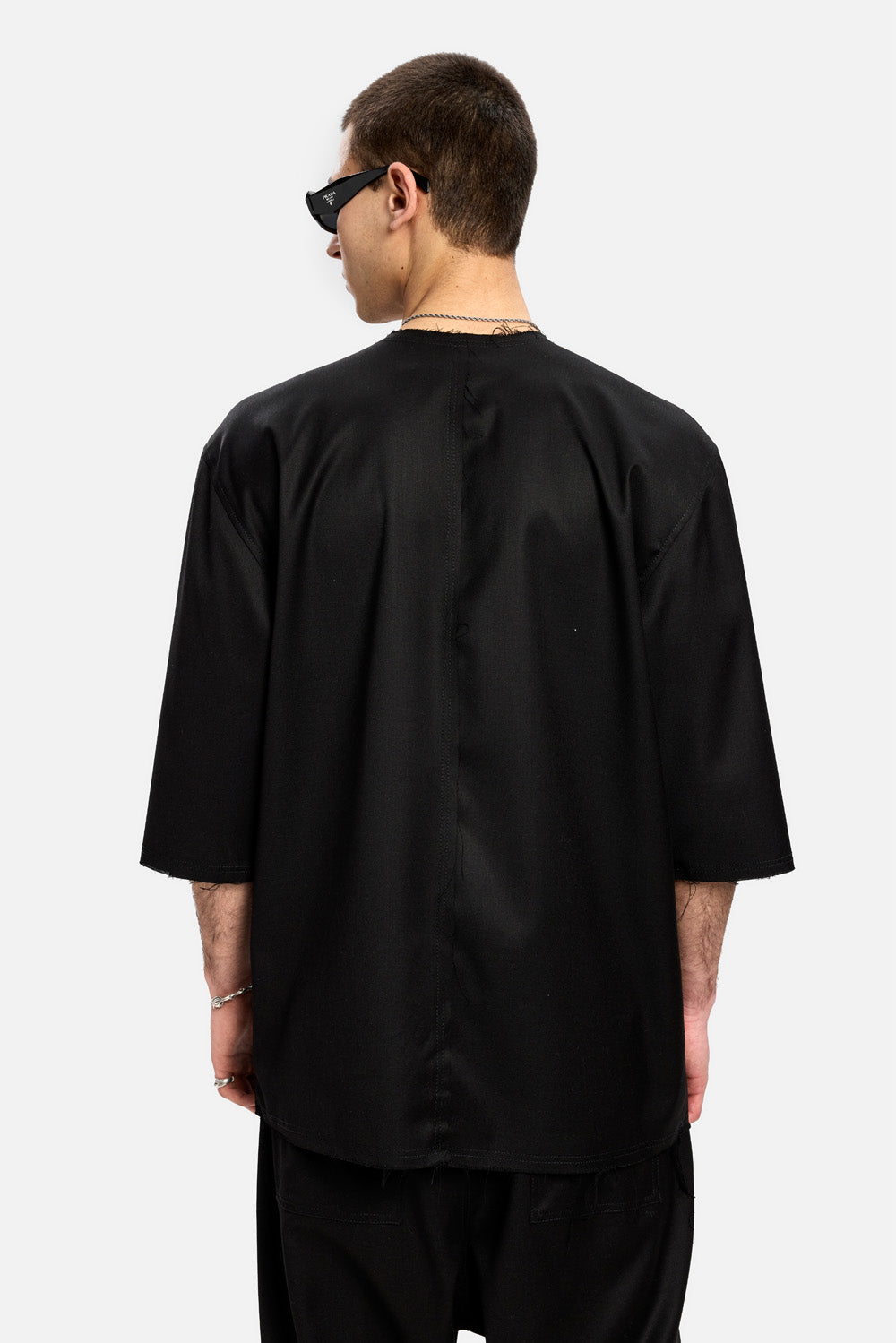 Tricou din stofa Thom | Bărbați | Negru | Stil Modern & Elegant | Confort & Funcționalitate | Atelier Hamza
