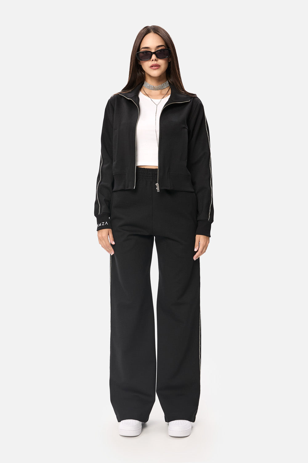Jachetă Sydney cu bandă de strassuri aplicate pentru femei | Negru | Stil Modern & Elegant | Confort & Funcționalitate | Atelier Hamza