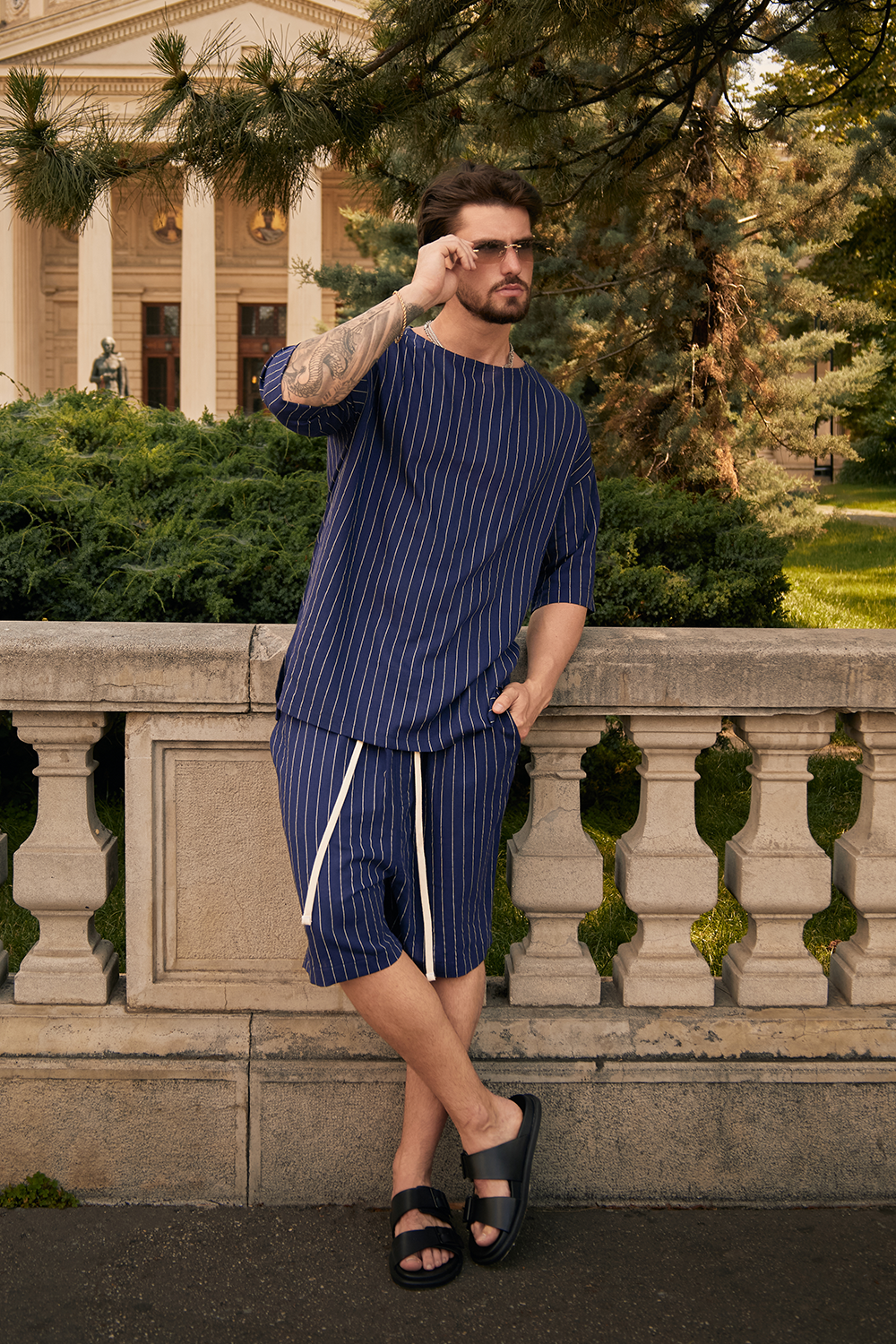 Pantaloni scurti din in Monaco | Barbati | Bleumarin | Stil Modern & Elegant | Confort & Funcționalitate | Atelier Hamza