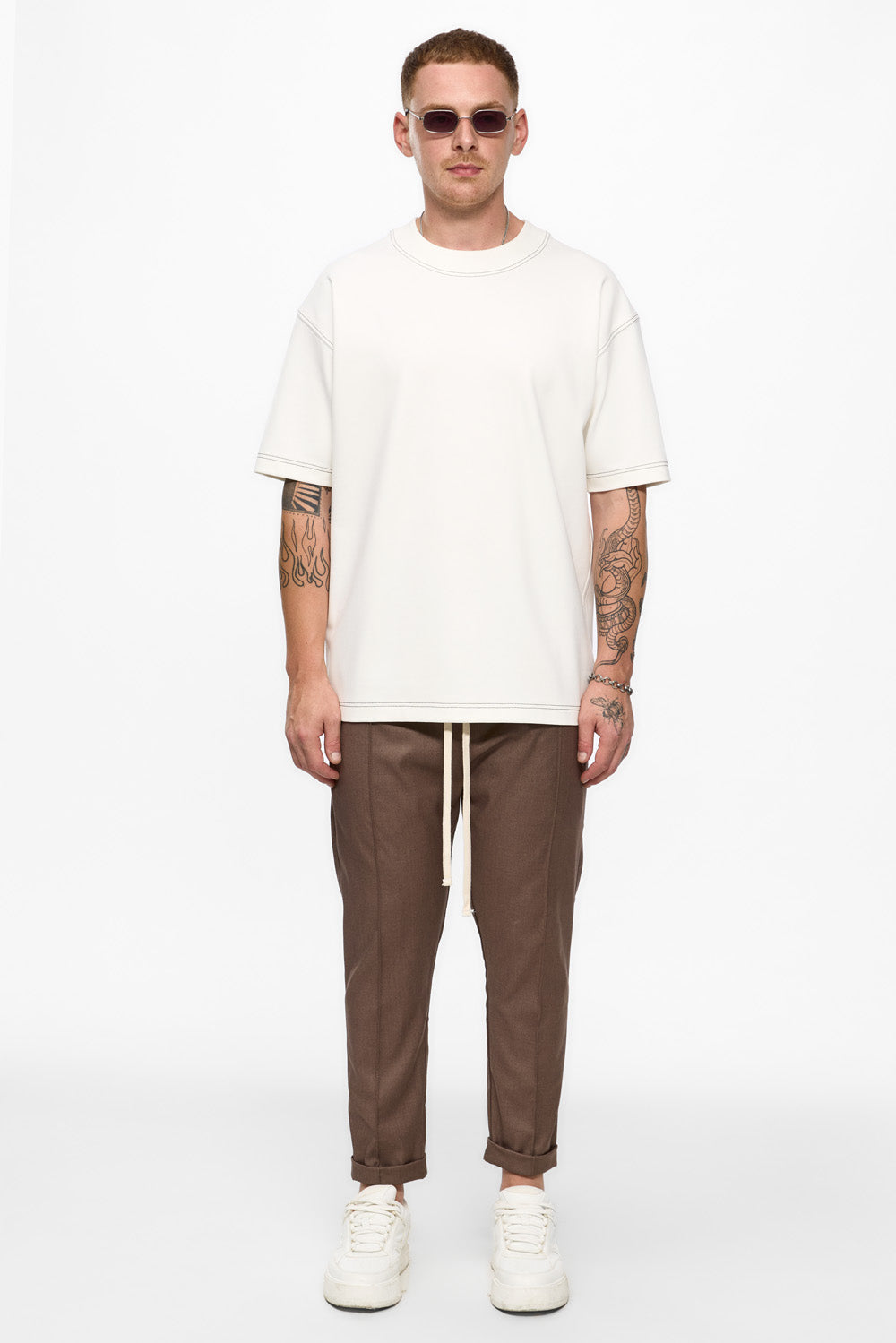 Tricou Off-White cu cusături decorative Khan