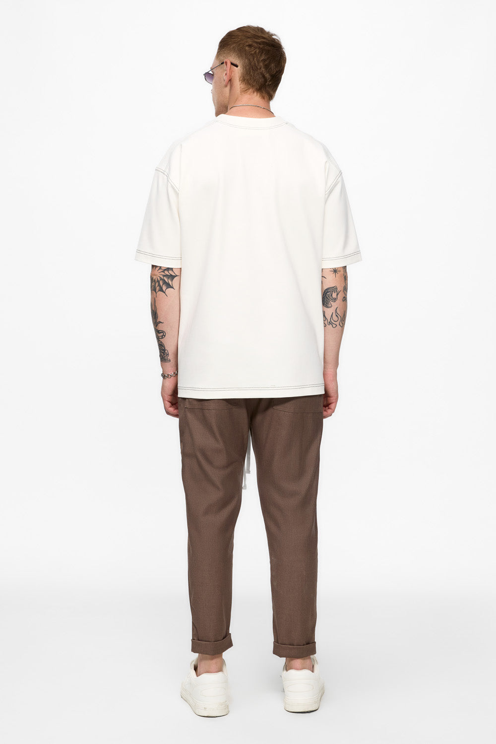 Tricou Off-White cu cusături decorative Khan
