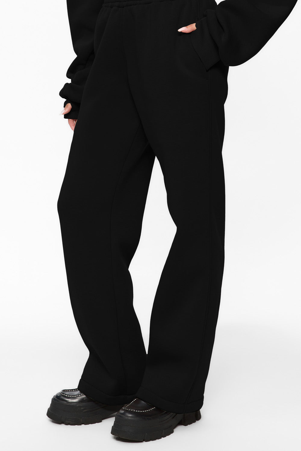 Pantaloni evazați flausati Goddess| Femei | Negru | Stil Modern & Elegant | Confort & Funcționalitate | Atelier Hamza