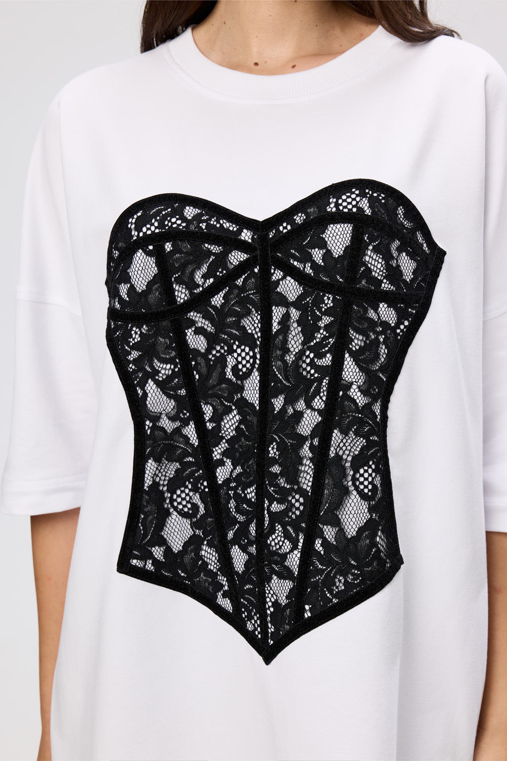 Rochie alba cu corset cusut Silhouette