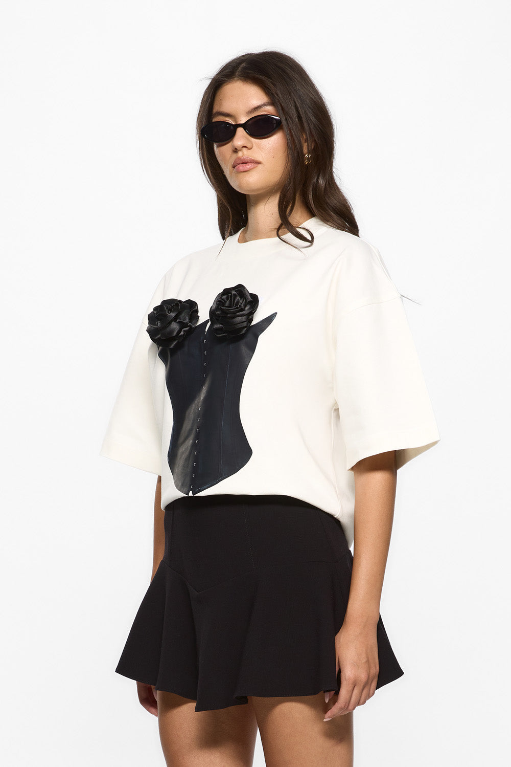 Black rose with floral applique off-white T-shirt W