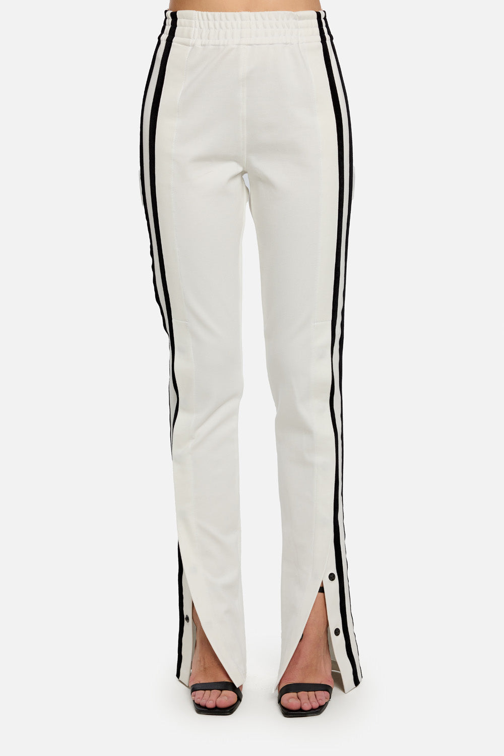 Pantaloni off white cu benzi de catifea aplicate si cu capse 