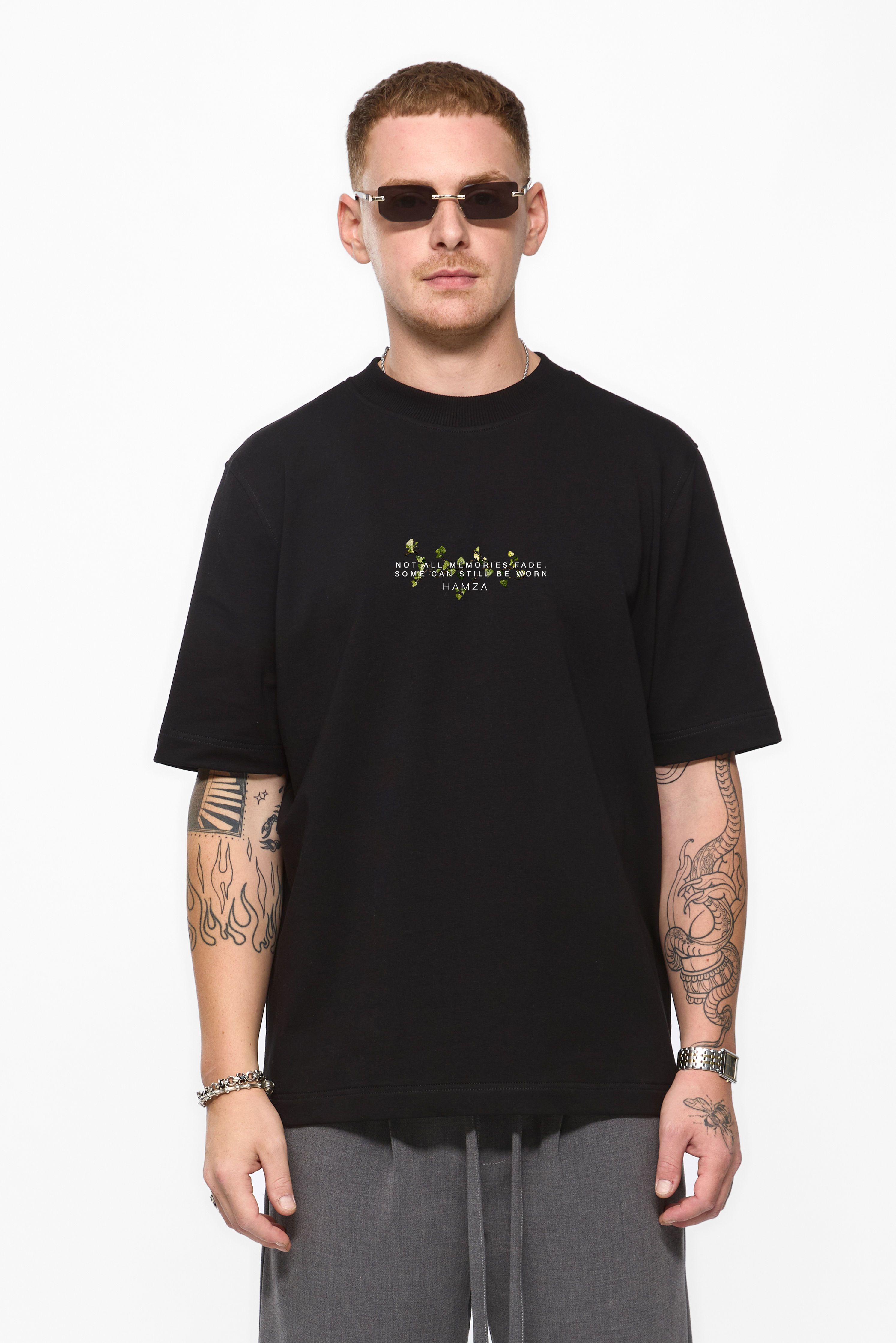 Embrace printed T-shirt | Men | Black | Modern and elegant style | Comfort and functionality | Atelier Hamza
