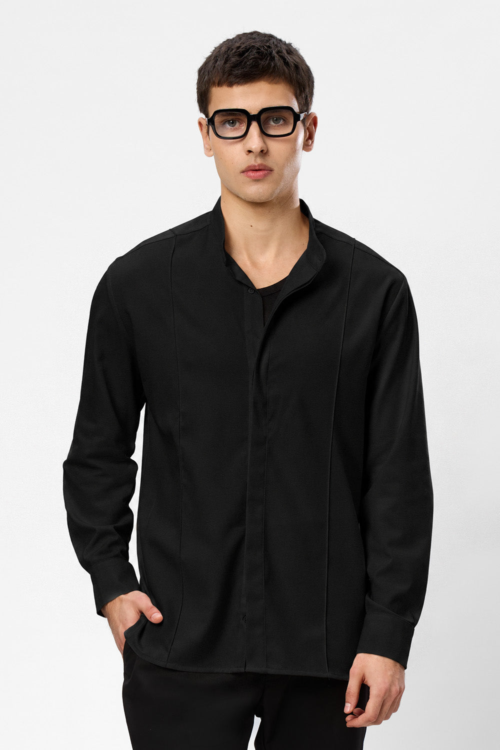 Camasa neagra cu cusaturi decorative din Stofa Thom V3