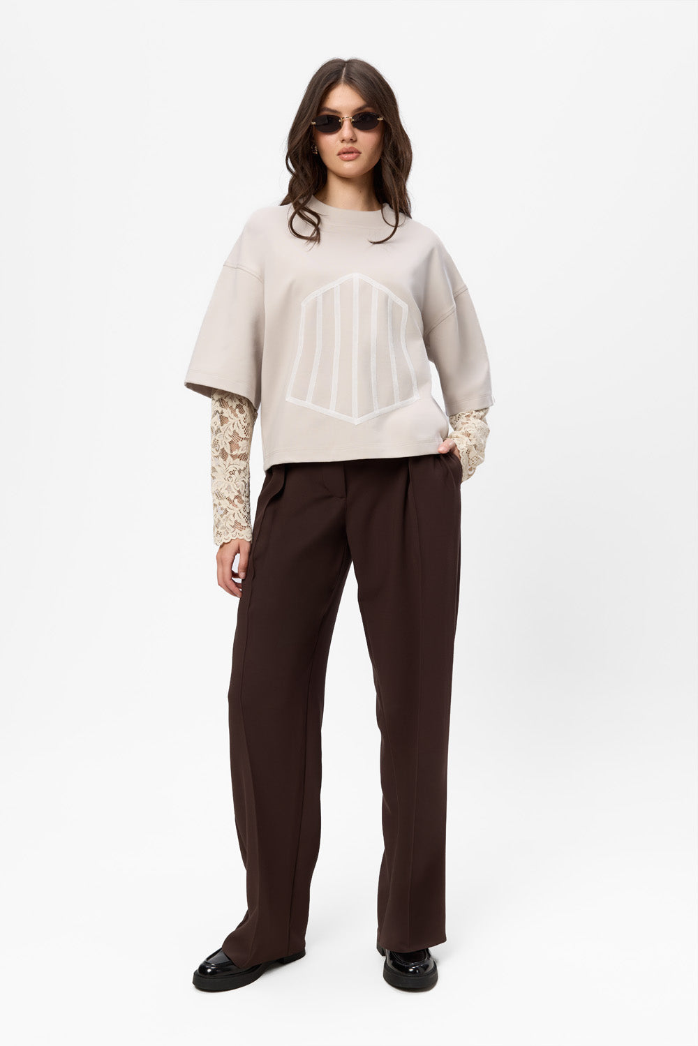 Pantaloni maro evazati din stofa Kimi V2