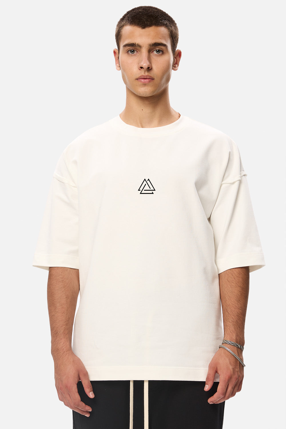 Yoghin  Off-white Embroidered T-shirt