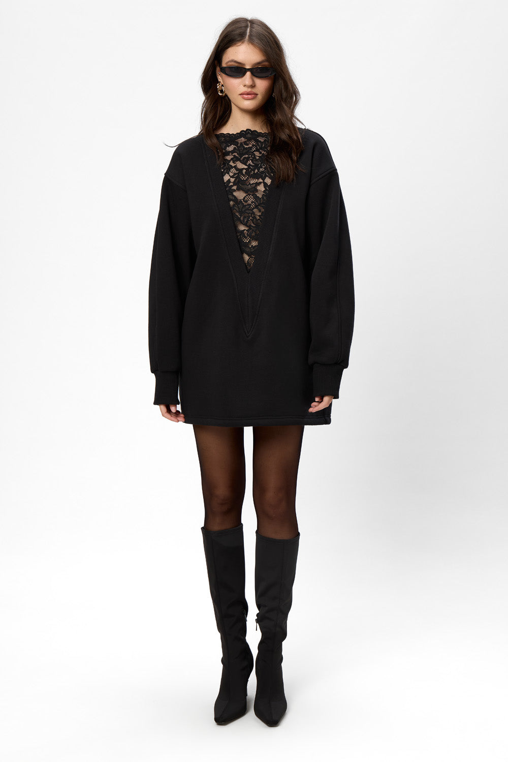 Rochie neagra din material flausat cu insertii de dantela Bipolar