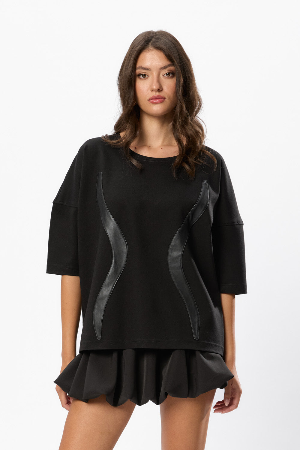 Tricou Negru Cu benzi din piele Gitana