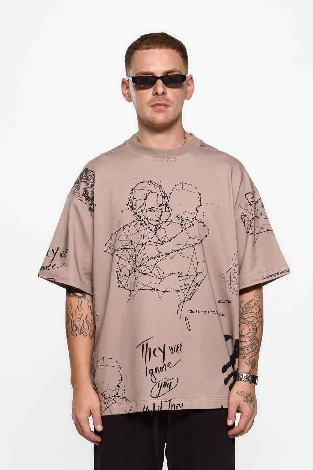 Tricou bej oversized cu imprimeu Tattoo