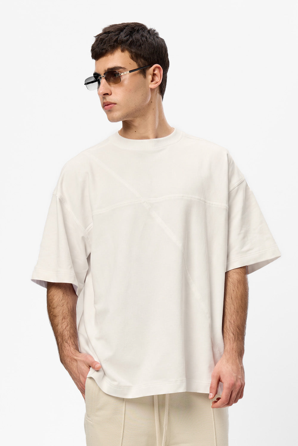 Tricou alb cu cusaturi decorative Oversized 