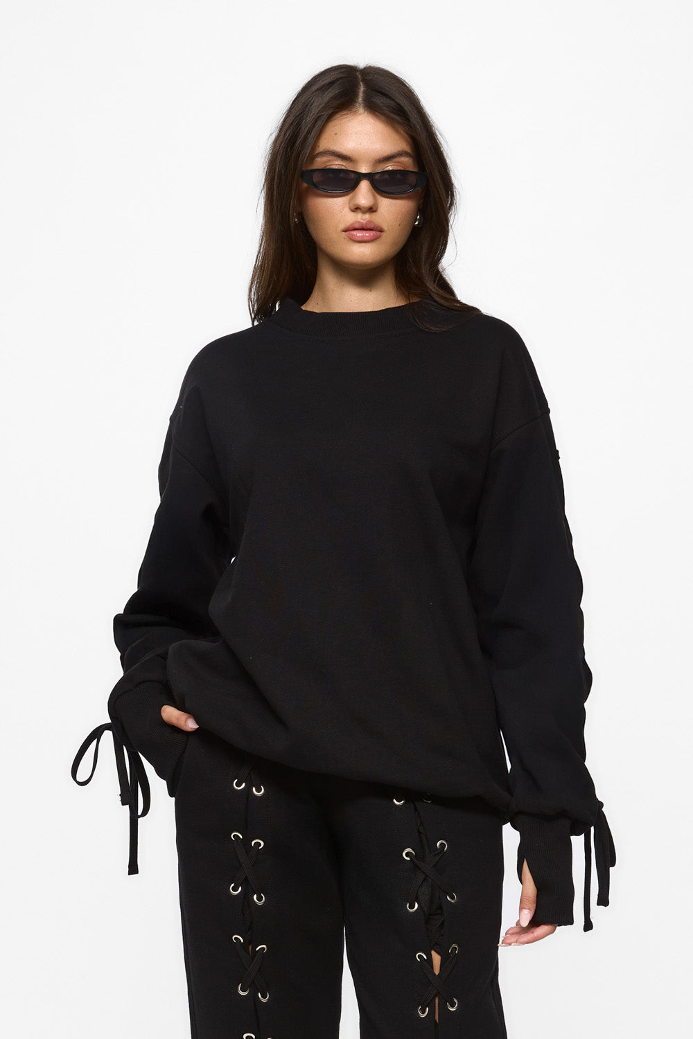 Hanorac Linea | Femei | Negru | Stil modern și elegant | Confort și funcționalitate | Atelier Hamza