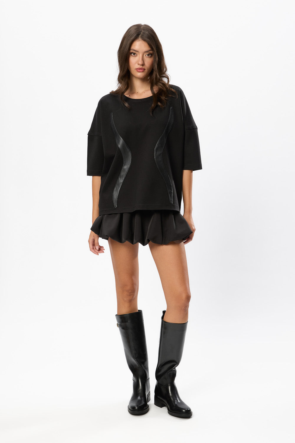 Tricou Negru Cu benzi din piele Gitana