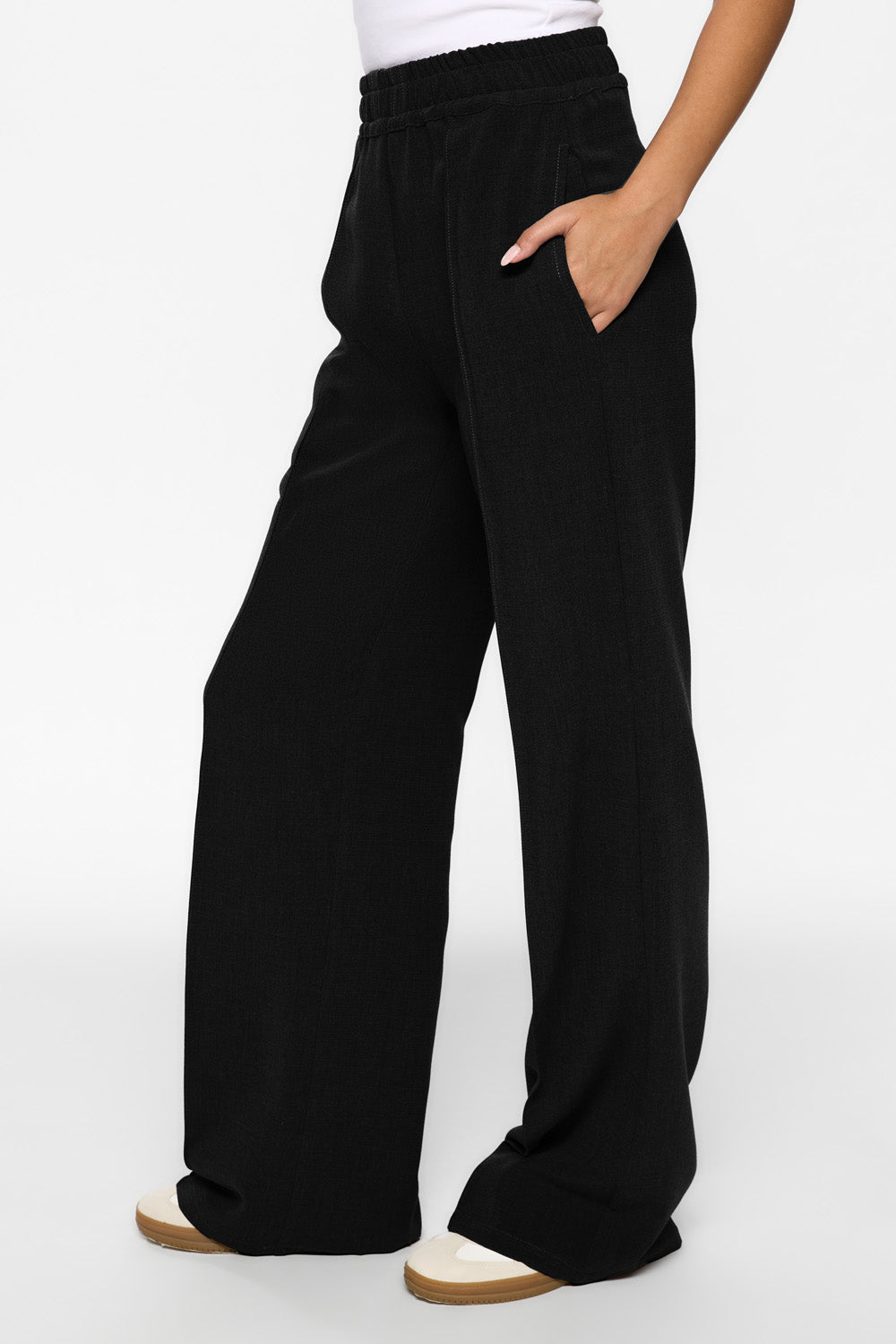 Pantaloni negri din stofa 247