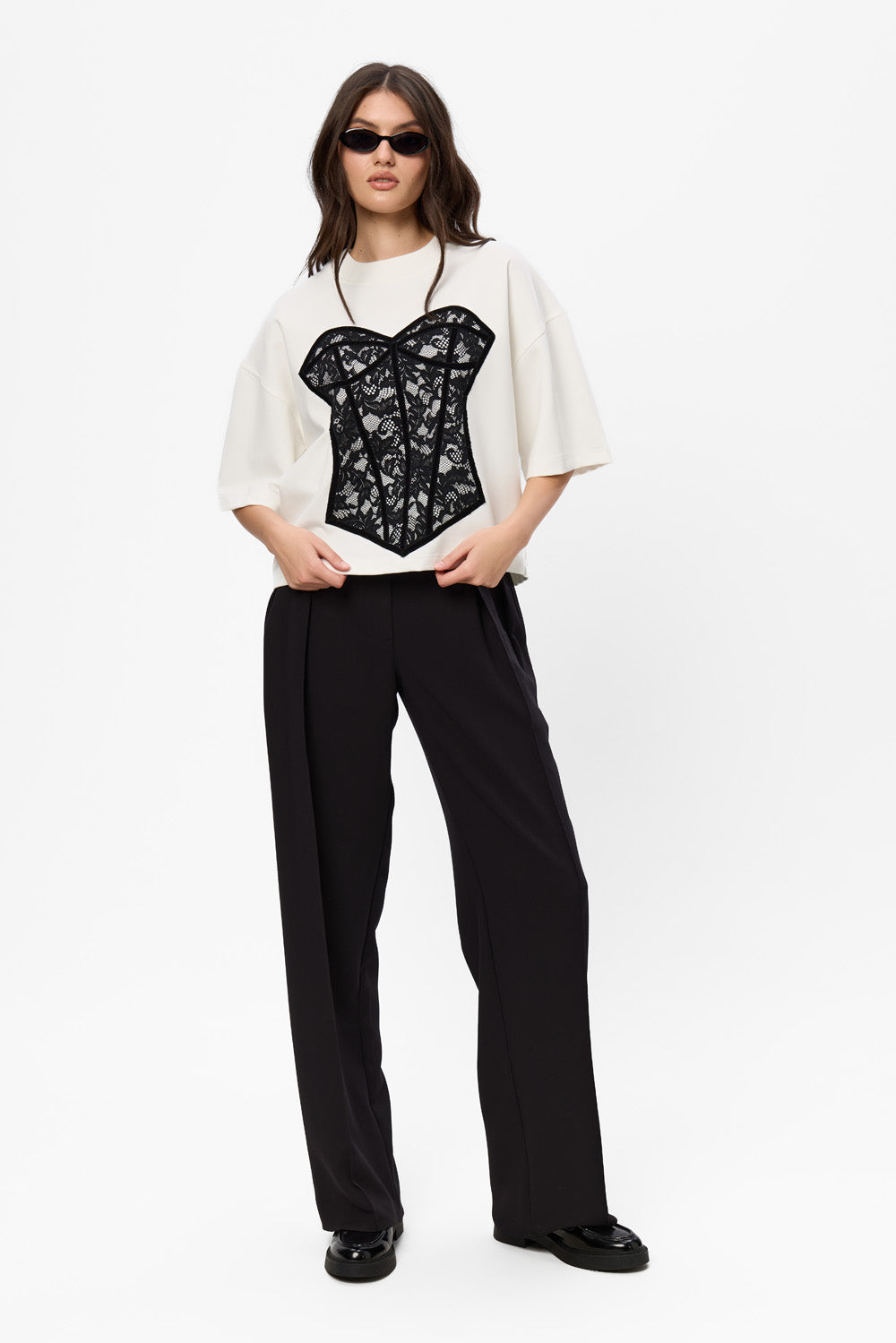 Tricou off-white cu corset cusut Silhouette