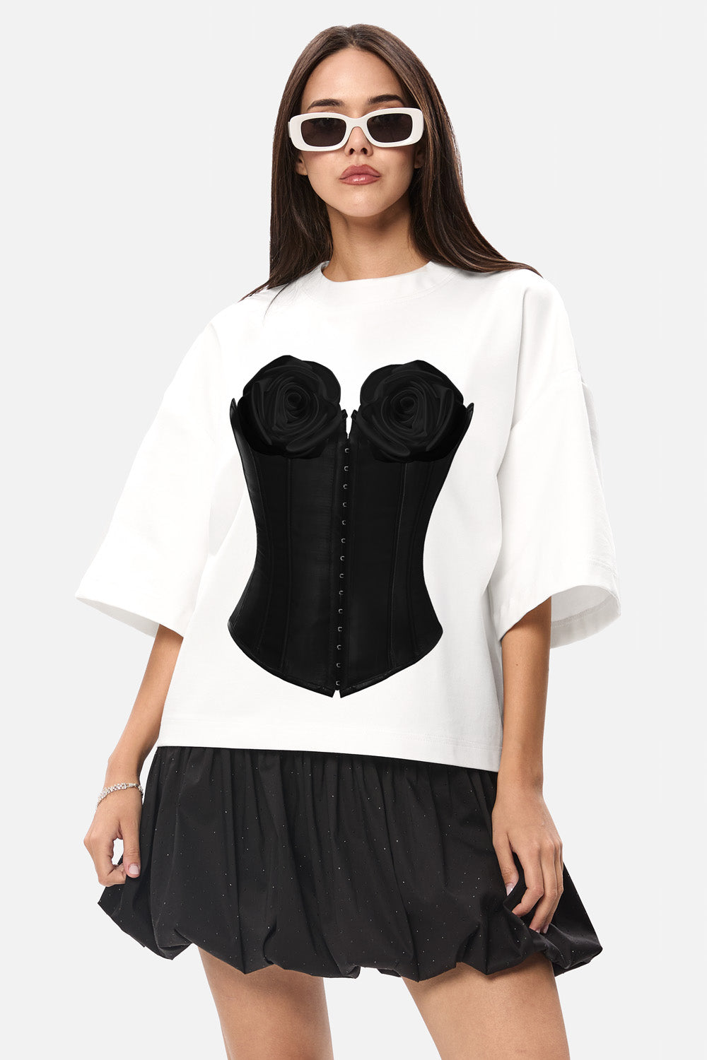 Tricou cu imprimeu Black Rose |  Femei | Alb| Stil Modern & Elegant | Confort & Funcționalitate | Atelier Hamza