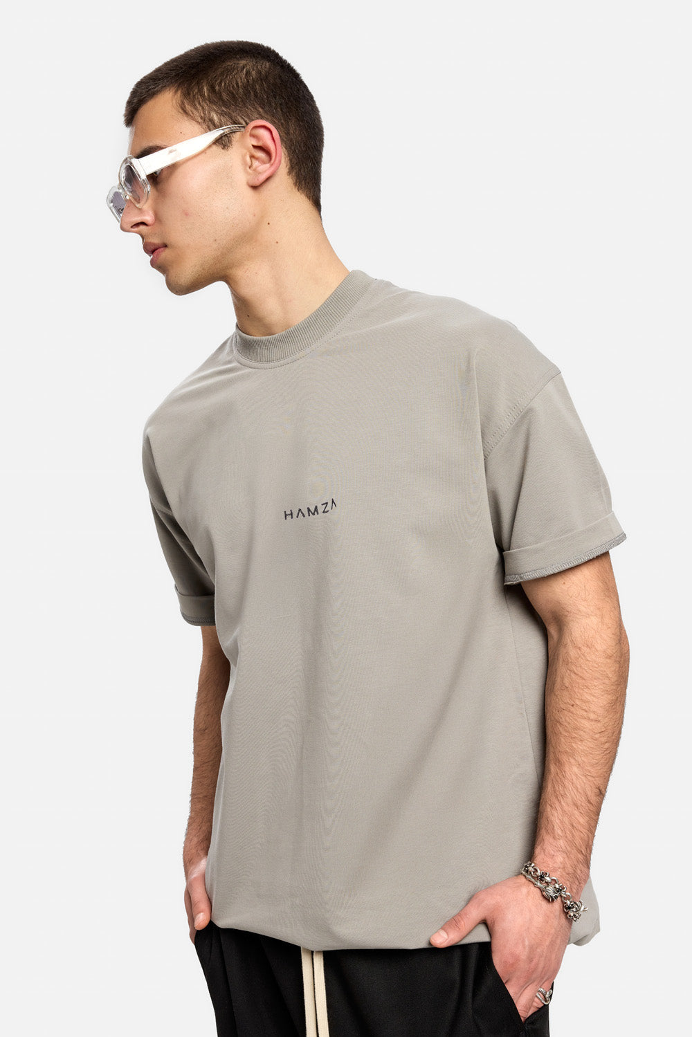 Tricou cu broderie Akira | Bărbați | Gri | Stil Modern & Elegant | Confort & Funcționalitate | Atelier Hamza