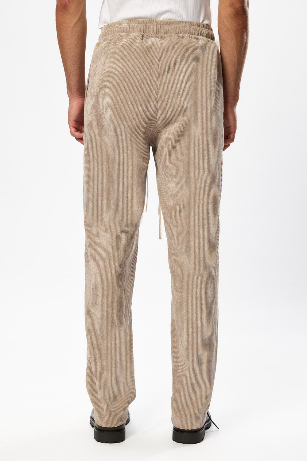 Pantaloni bej din material raiat Five